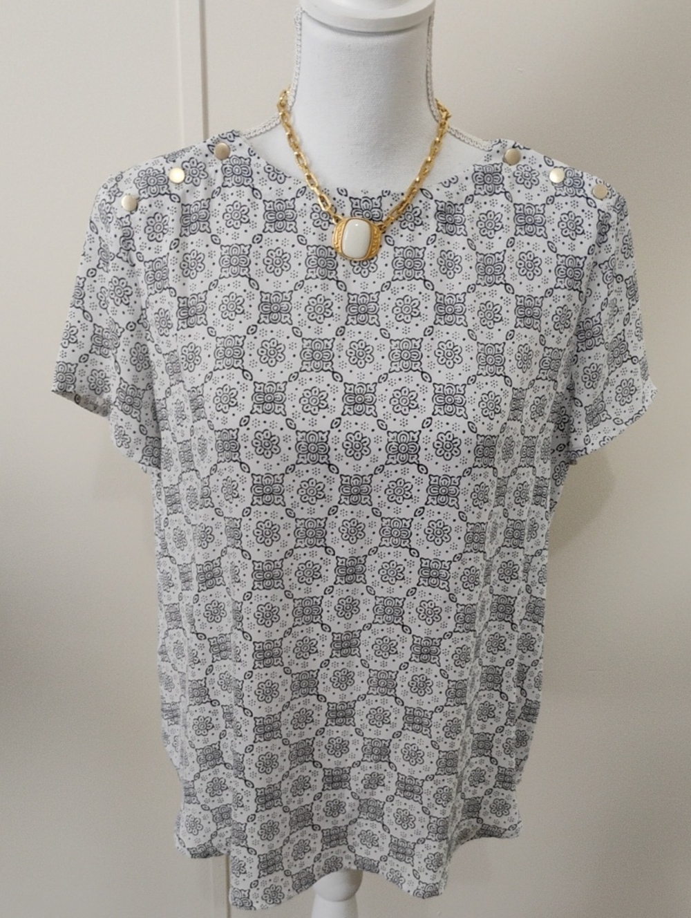 Loft Blouse - Picture 5 of 6